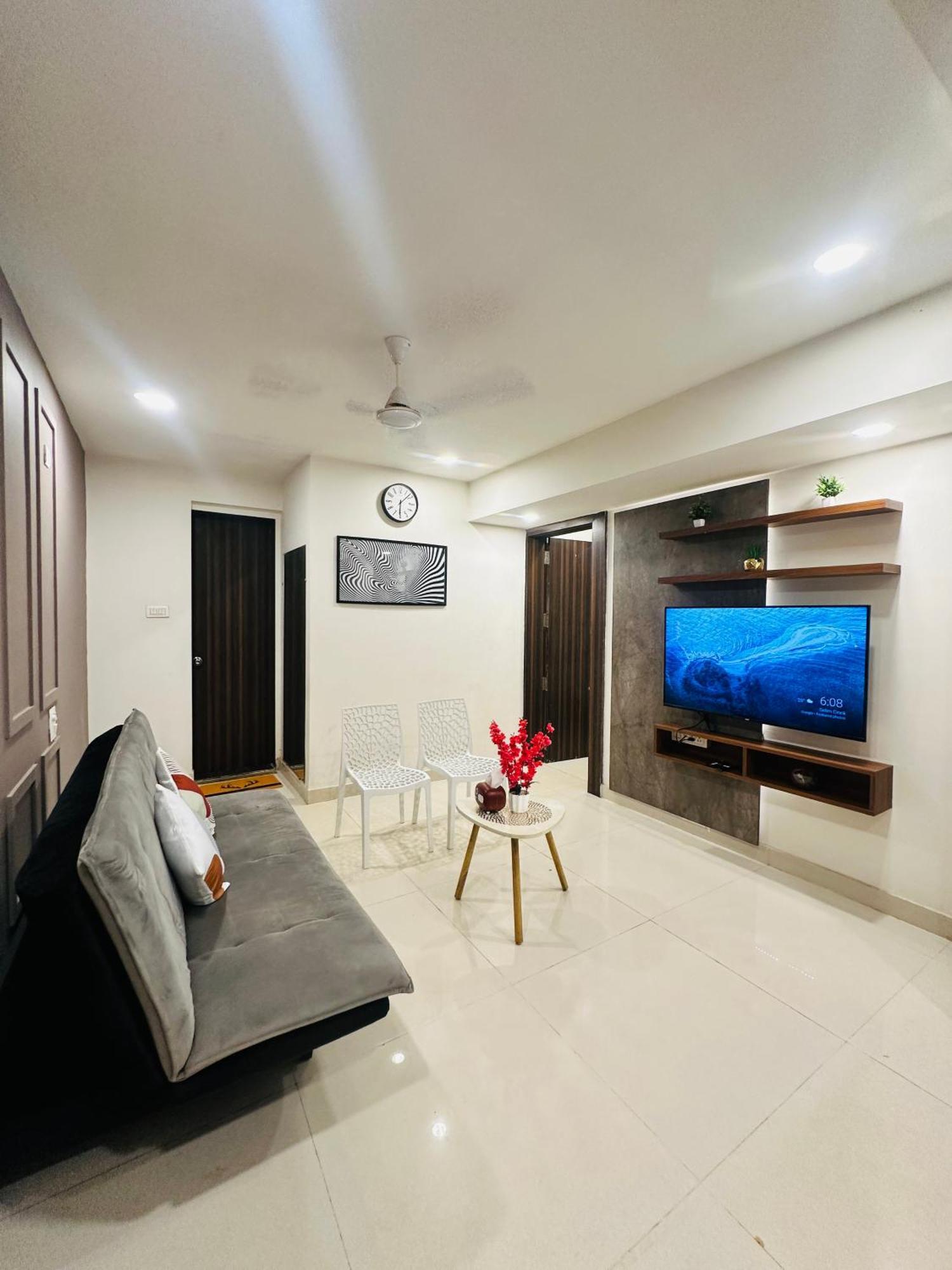 Goa Junction - Spacious 1Bhk Apartments In Vagator With Pool Access Eksteriør bilde