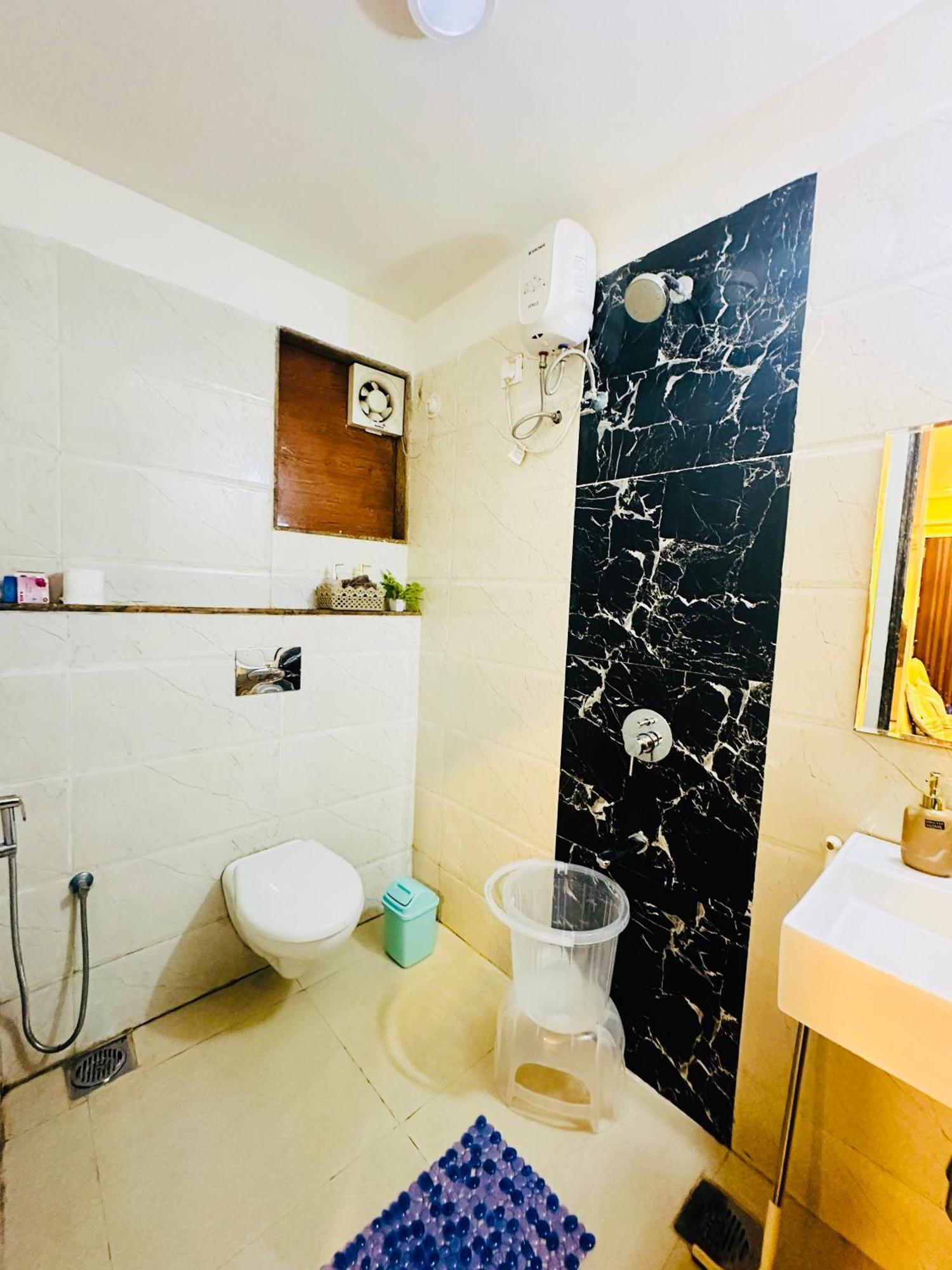 Goa Junction - Spacious 1Bhk Apartments In Vagator With Pool Access Eksteriør bilde